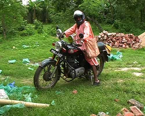 24_acharyyamj-heading_back
