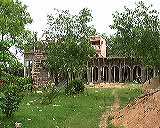 06_view_entering_from_gate